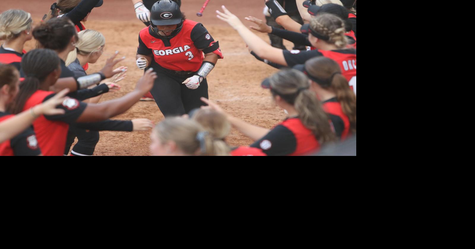 Georgia baseball blasts No. 5 Arkansas to clinch series