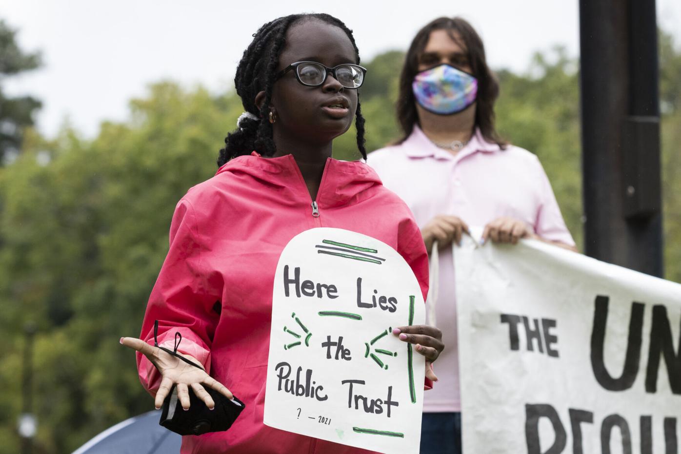 210917_SPF_UCWGAprotest-15.jpg