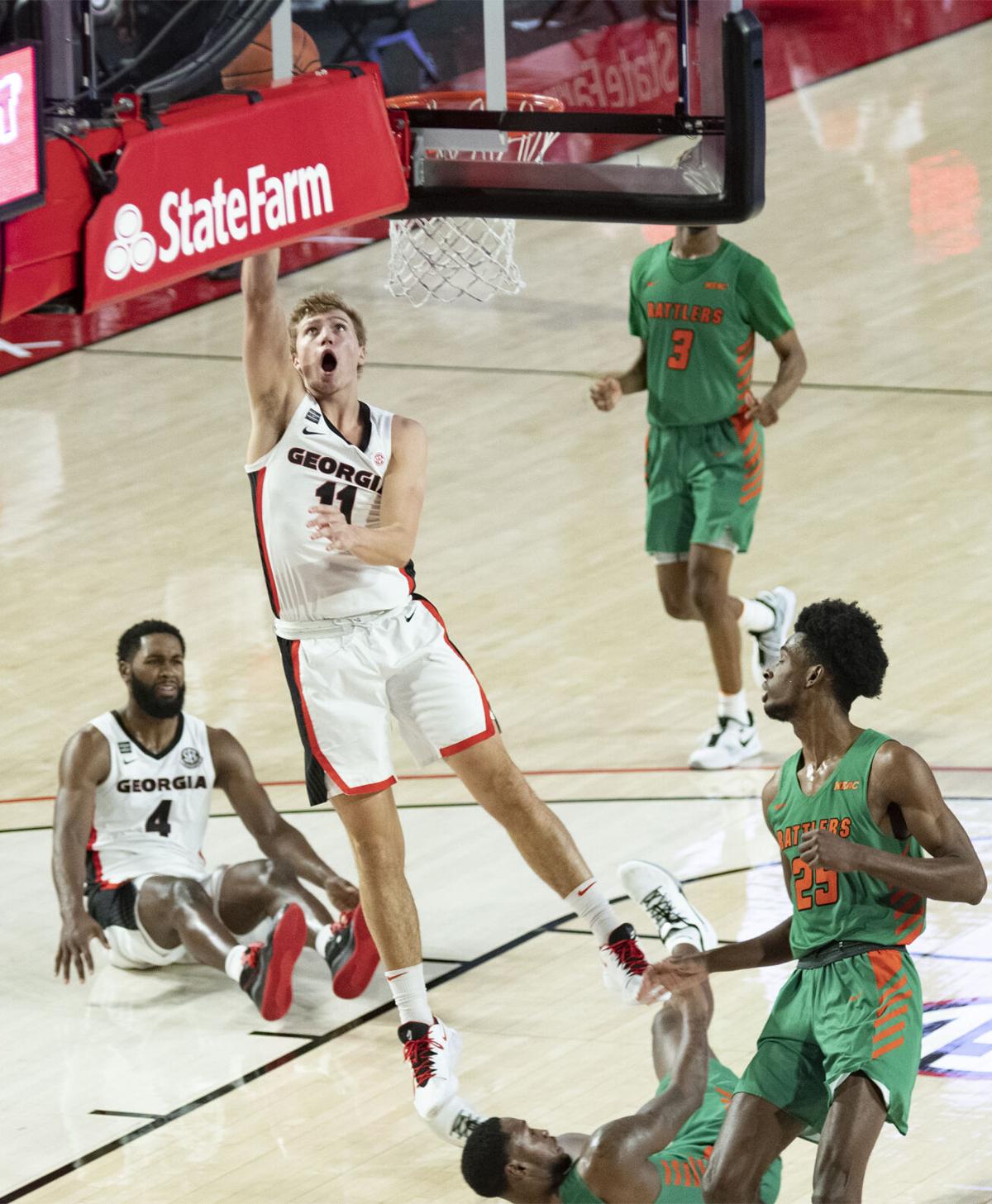 201129_ks_BasketballvsFLAM_31.jpg