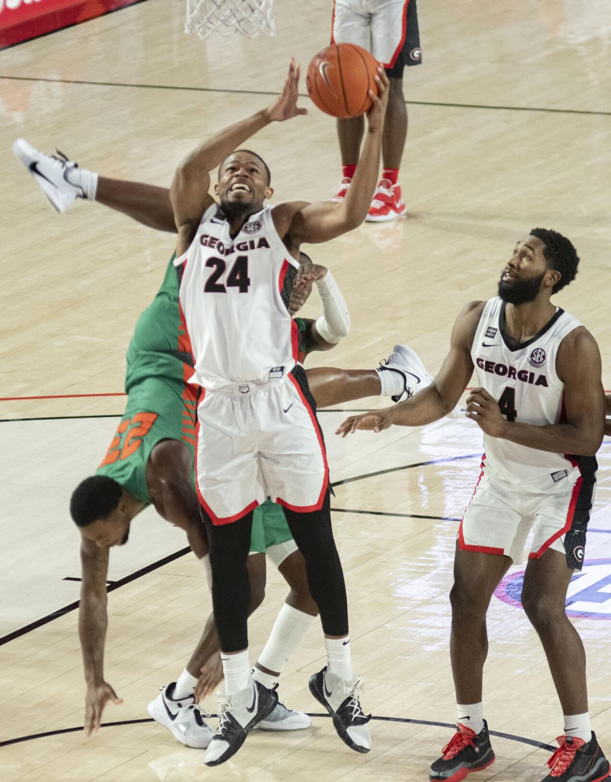 201129_ks_BasketballvsFLAM_28.jpg