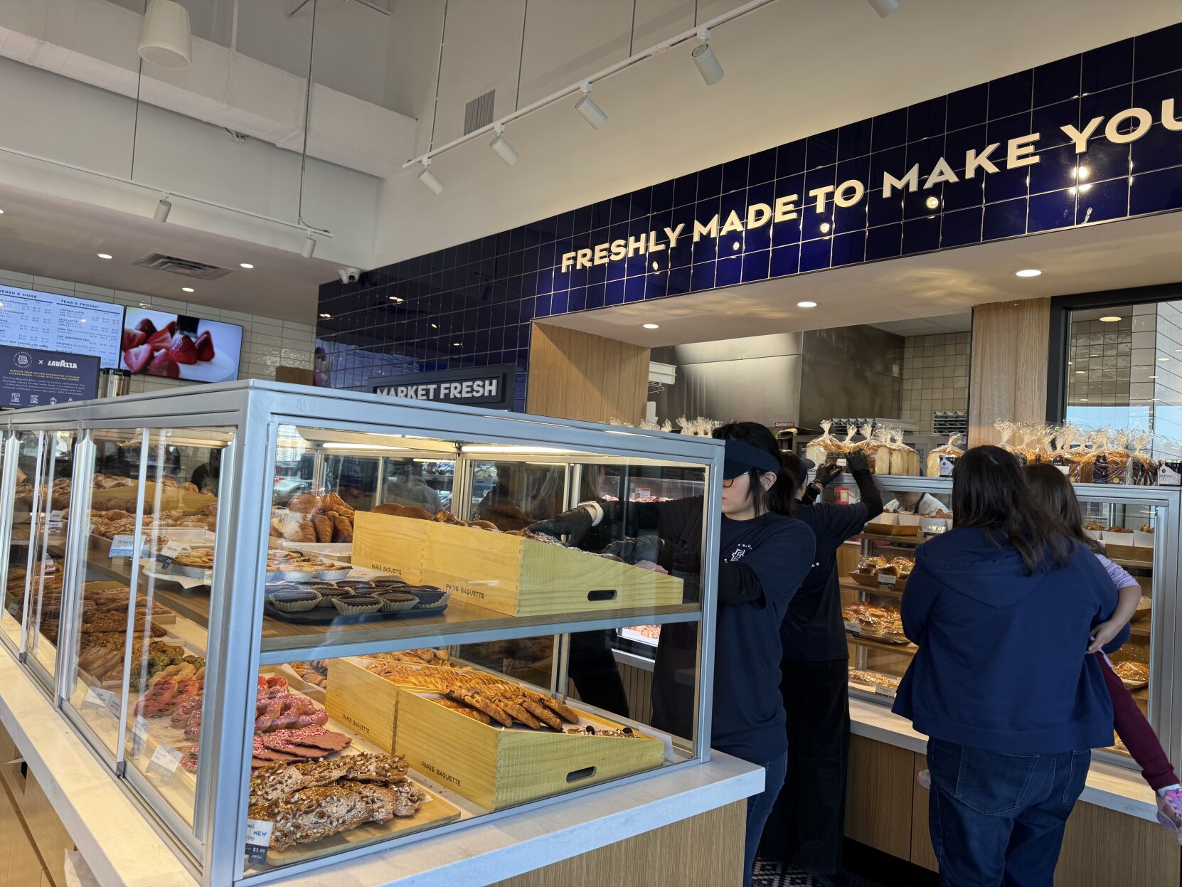 Paris Baguette opens its doors in Athens | Eat & Drink | redandblack.com