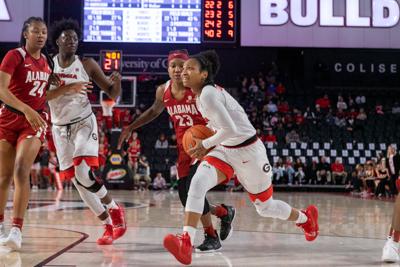 Georgia Women S Basketball Ends Skid Beats Arkansas On The Road