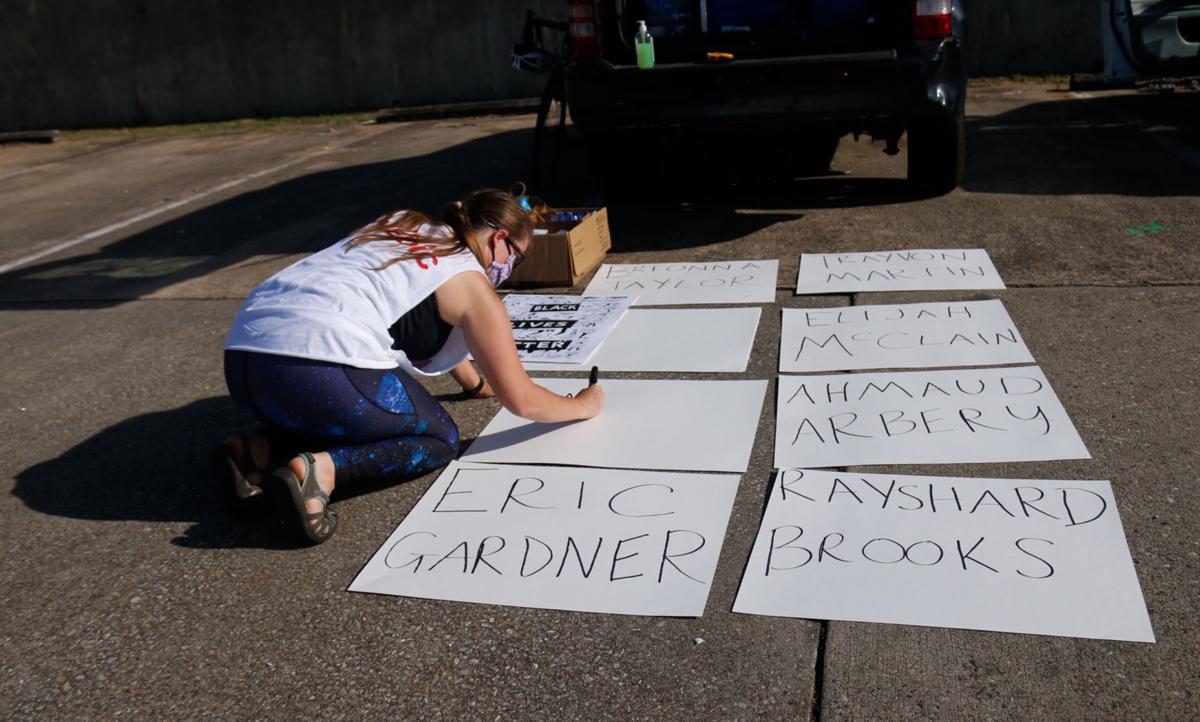 caravan protest002.jpg
