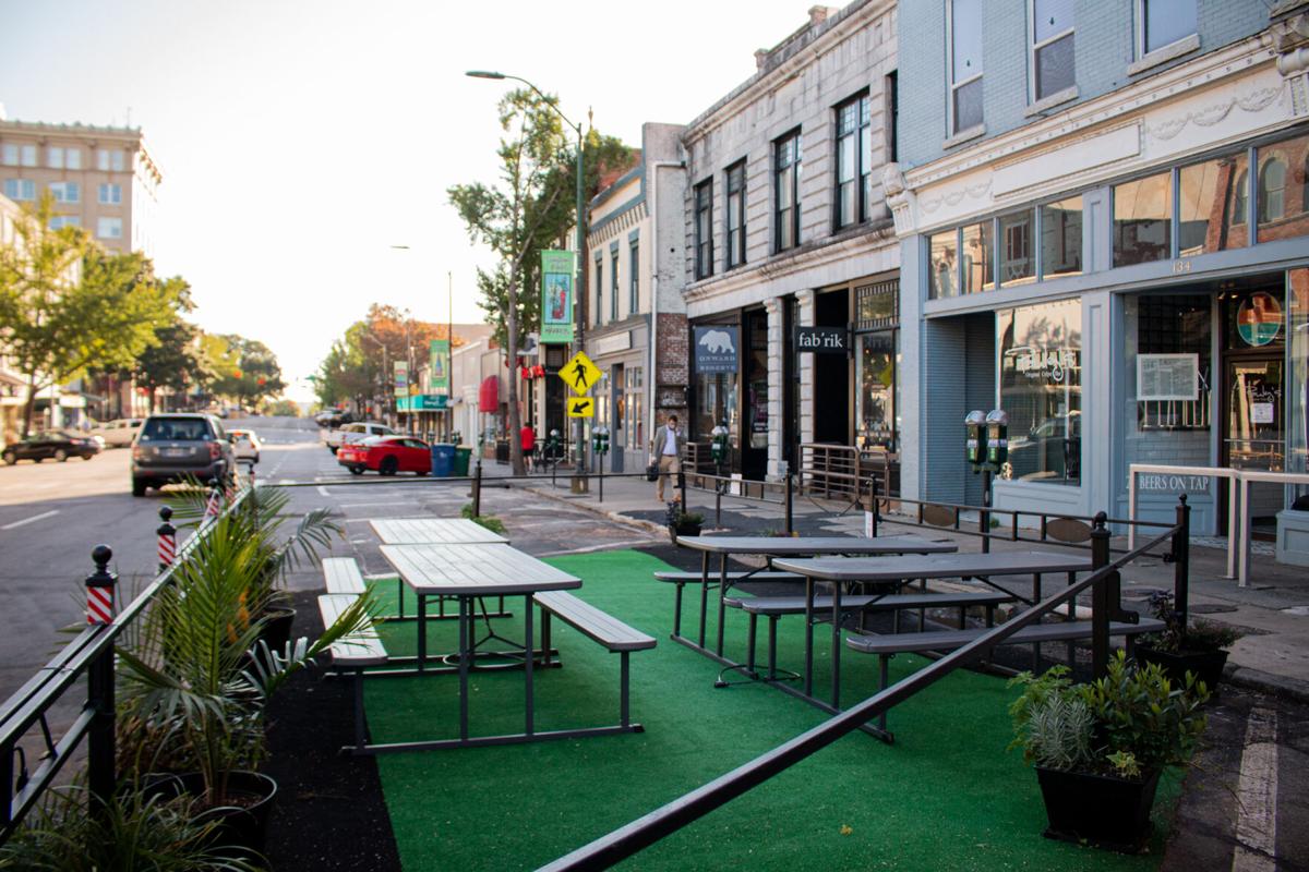 201002_outdoorseating_007.jpg