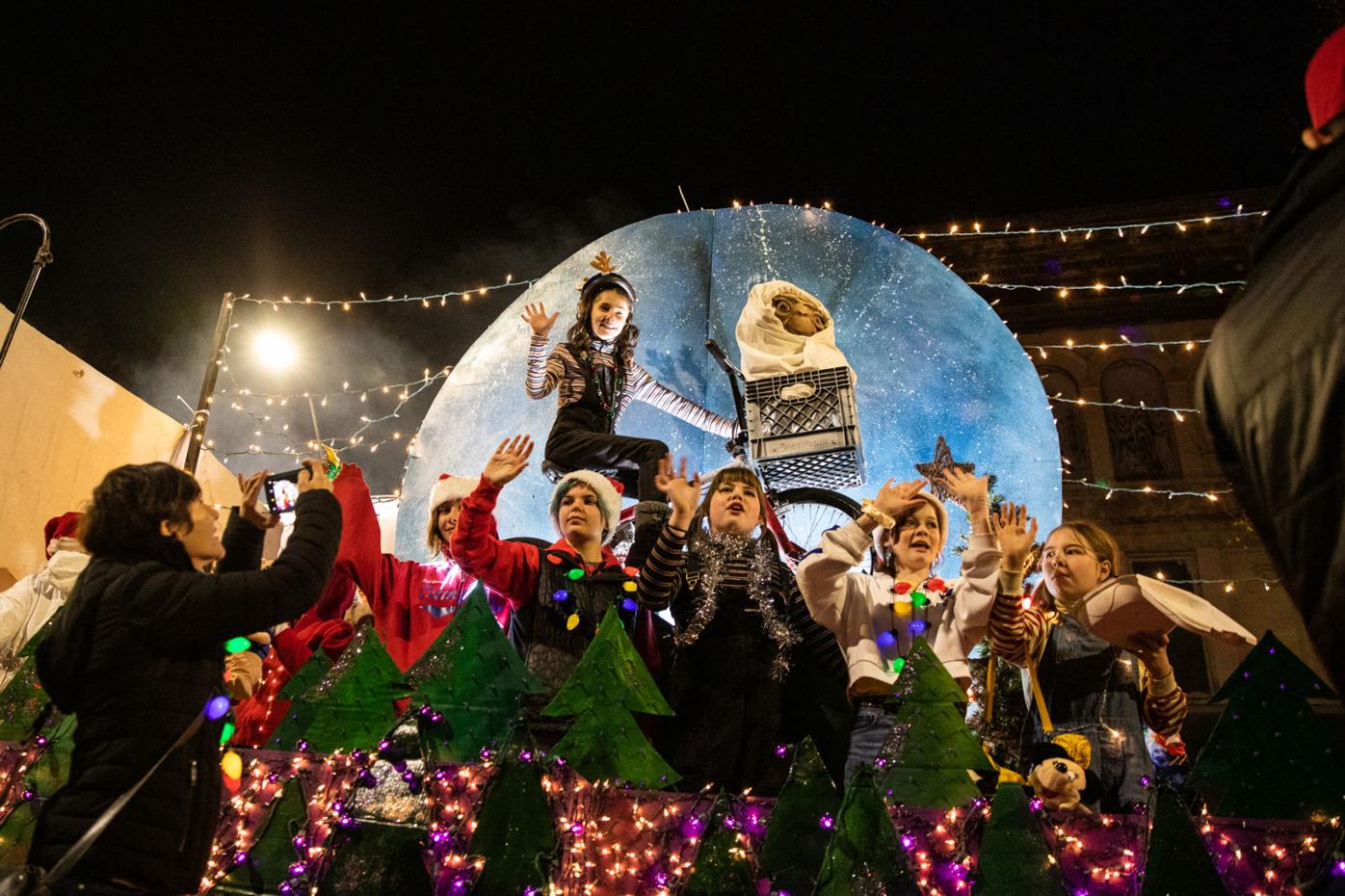 191205_RAC_ParadeOfLights_0226.jpg