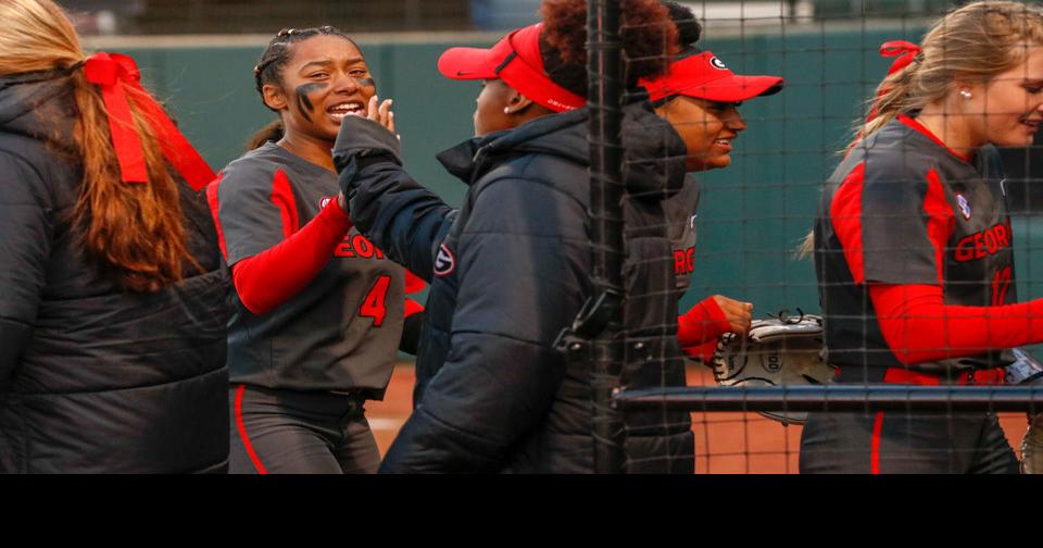 Rain delay sparks viral dancing videos for softball Softball