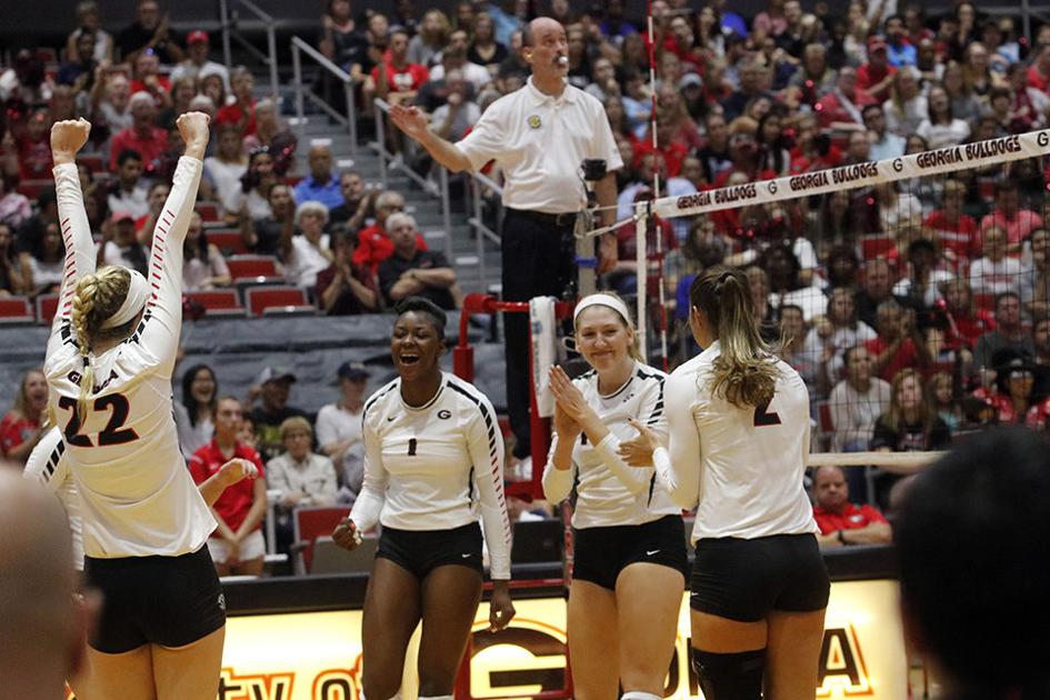 volleyball wins first SEC match in straight sets over Alabama