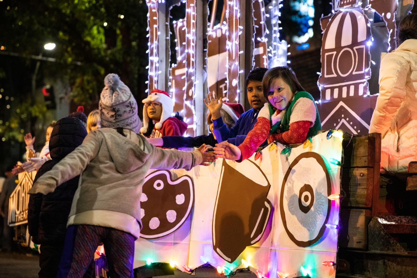 191205_RAC_ParadeOfLights_0565.jpg