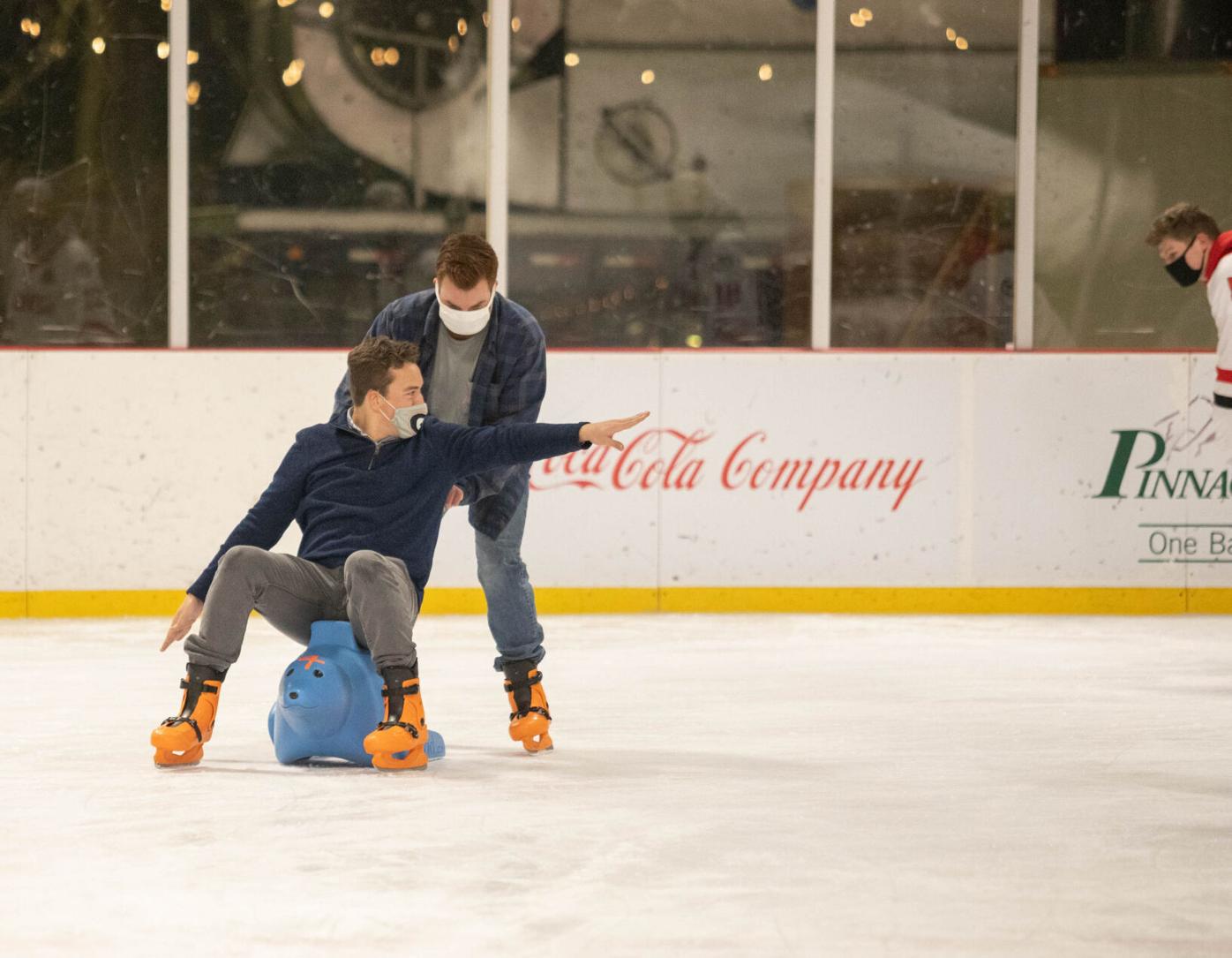 210204_ZJT_IceDawgsSkateNight_005.jpg