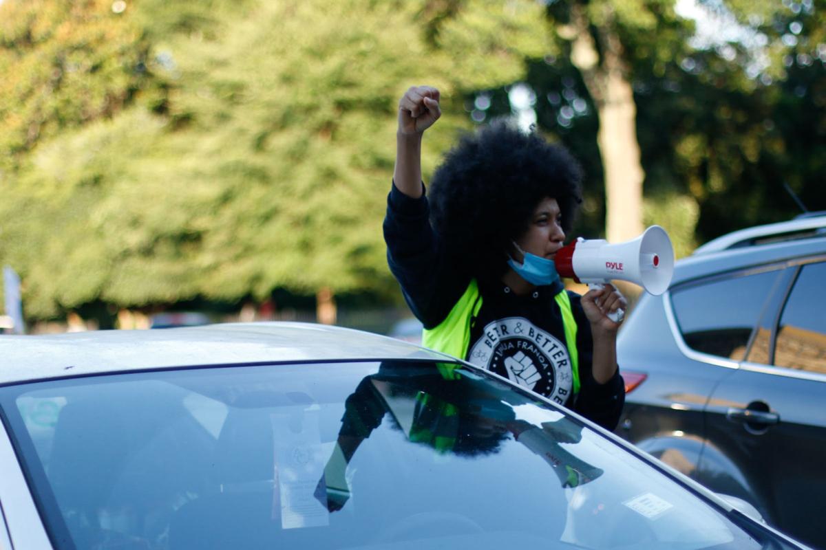 caravan protest021.jpg