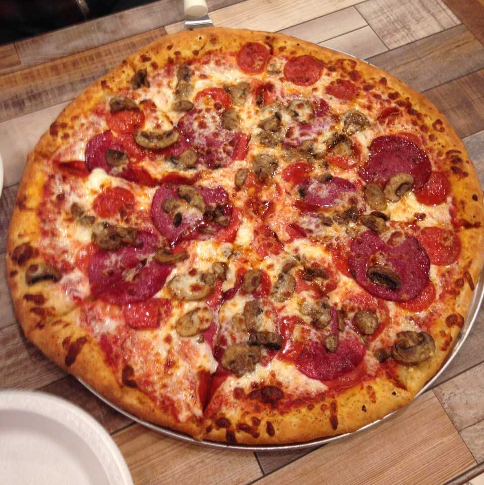 Food Review Athens Pizza Offers Large Variety Culture Redandblack
