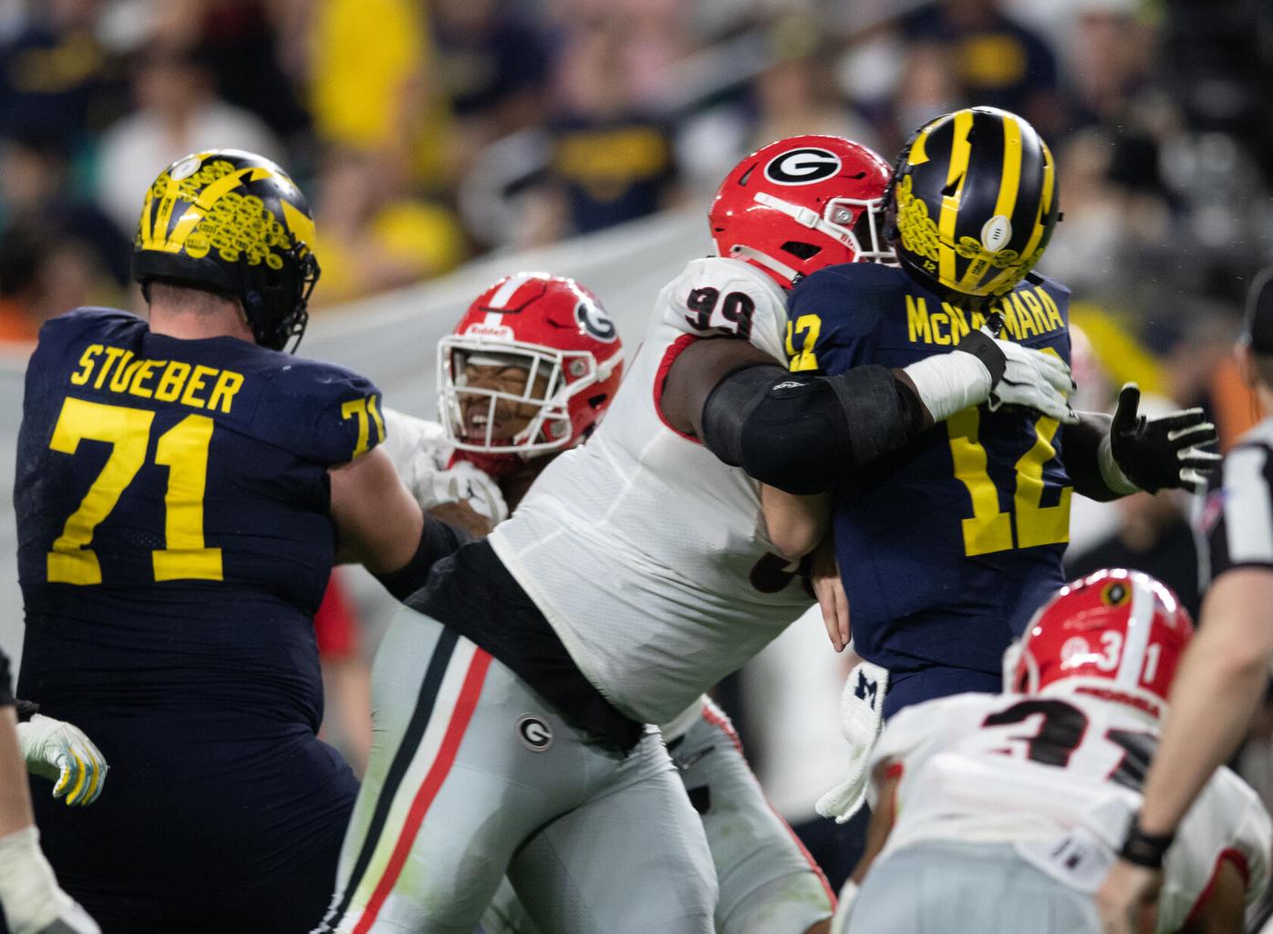 Defensive lineman Jordan Davis runs official 4.78-second 40-yard dash at  2022 combine