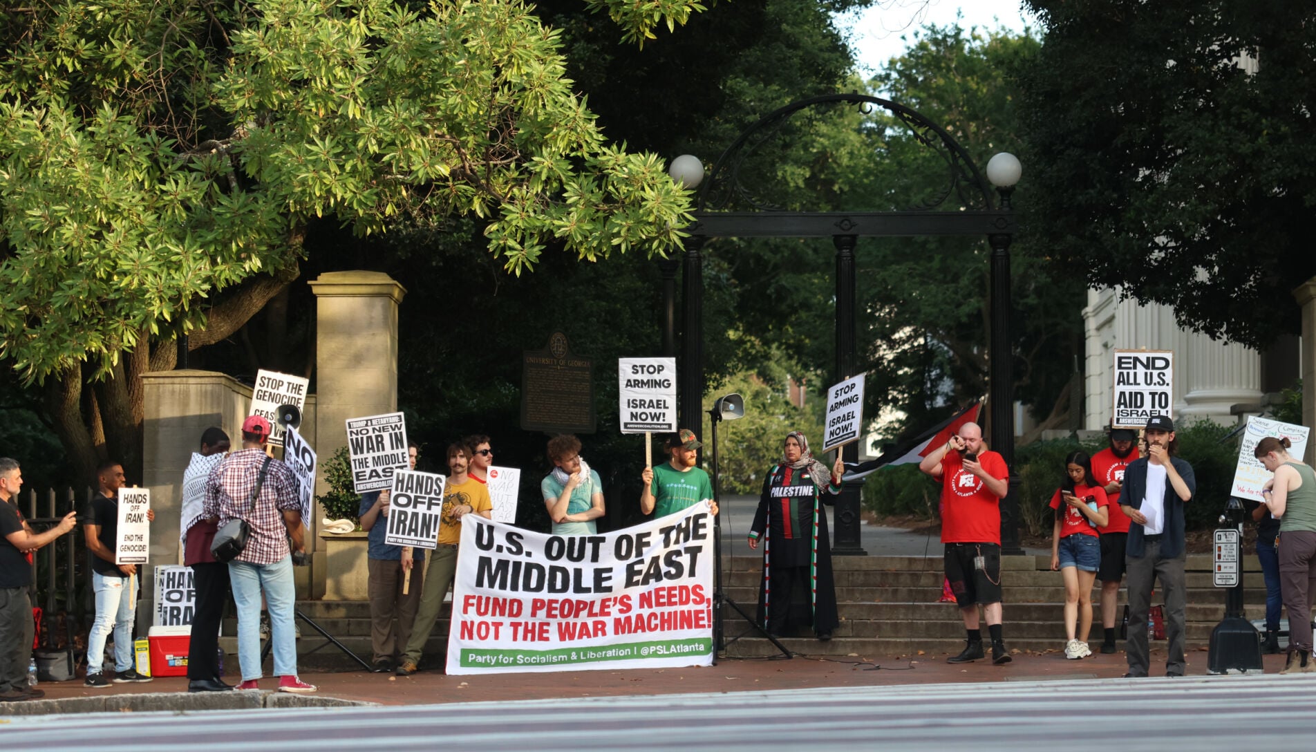 PHOTOS: Anti-War Protest | Multimedia | redandblack.com