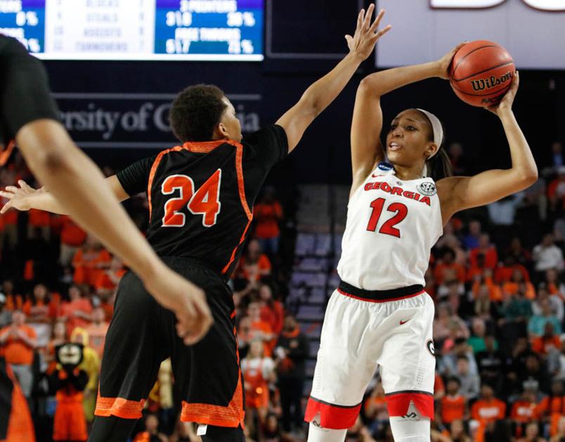 women’s basketball opens NCAA Tournament with win over Mercer