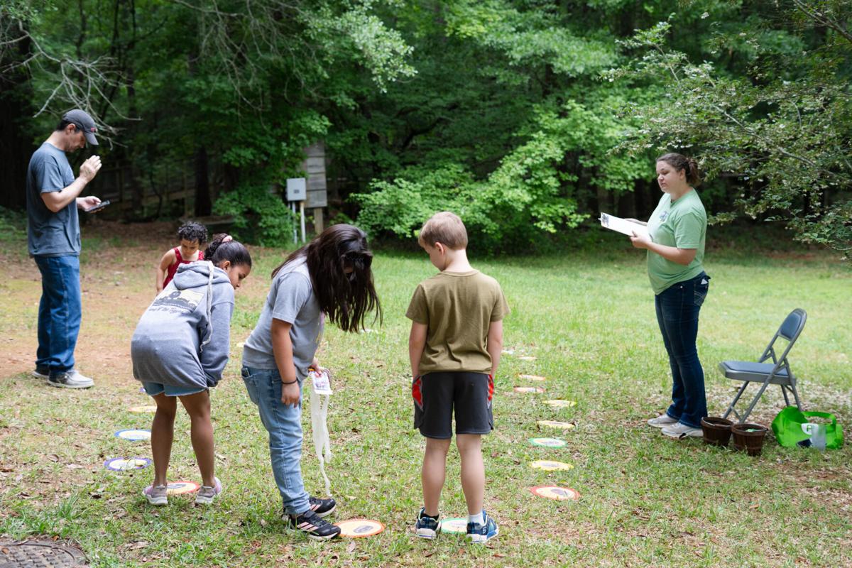 Servicios de Recreación de ACC recibe el premio Agencia del Año de GRPA y  reconocimientos a voluntarios por el Centro de Naturaleza Sandy Creek |  En-espanol | redandblack.com, image size:1200x800