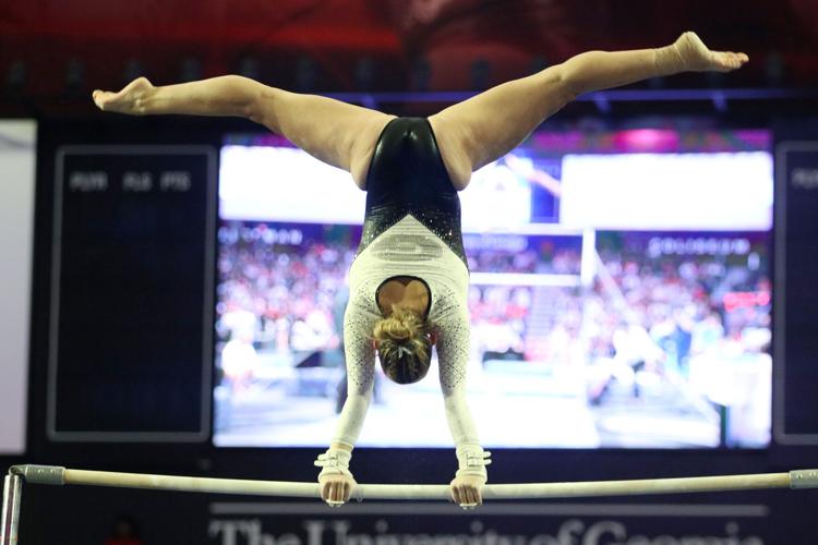 220121_JMW_gymdogsvUF_1022.jpg