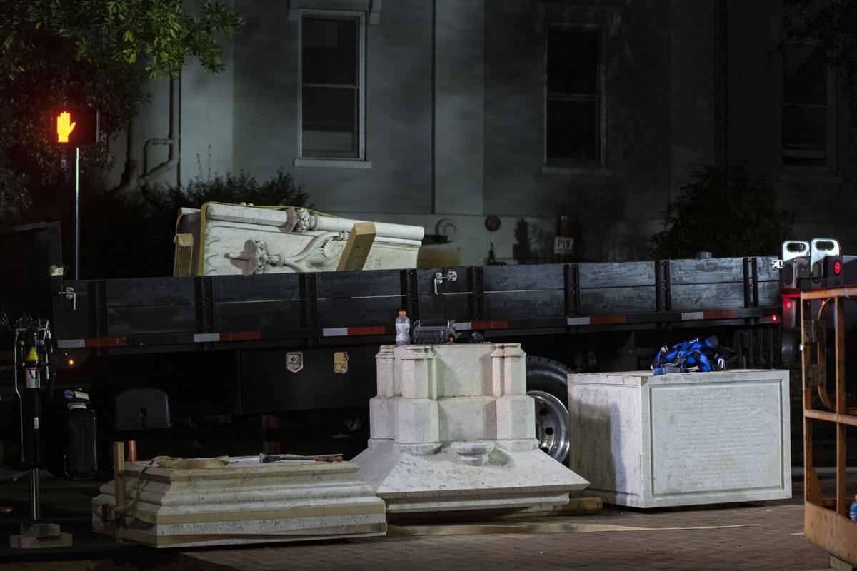 200810_ks_MonumentDismantling_0032.jpg