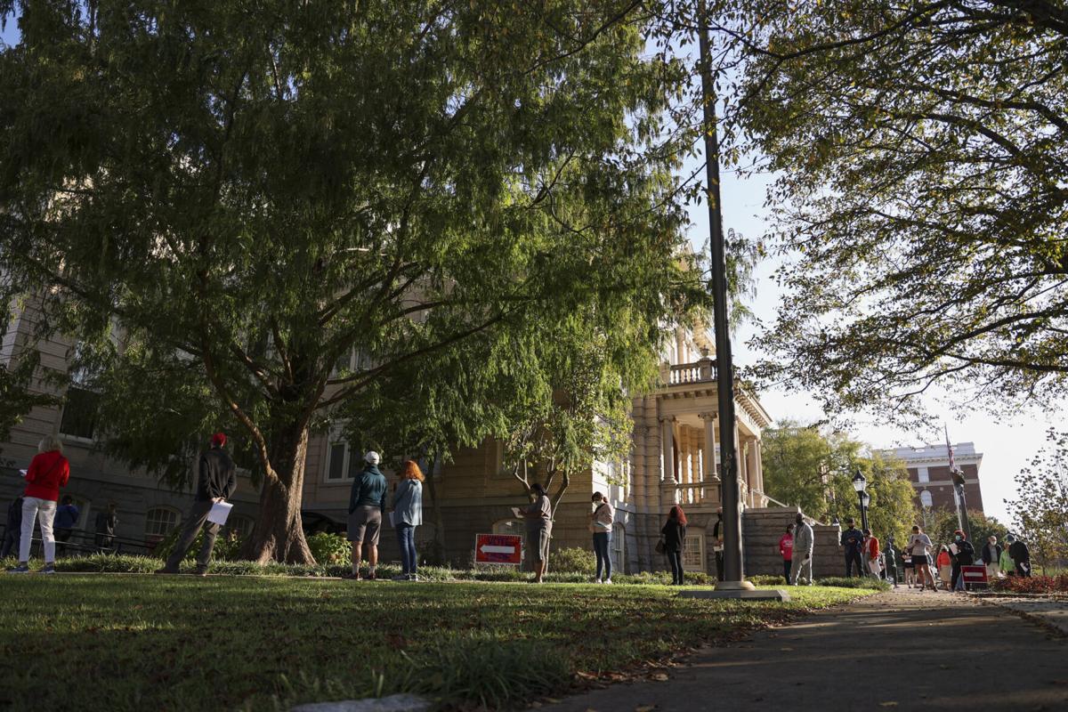 201016_tmg_earlyvoting_020.jpg