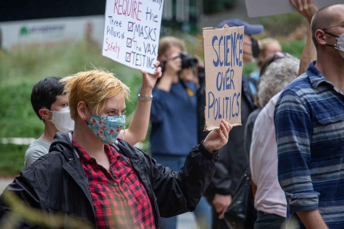 210916_SC_UCWGAProtestThurs_003.jpg
