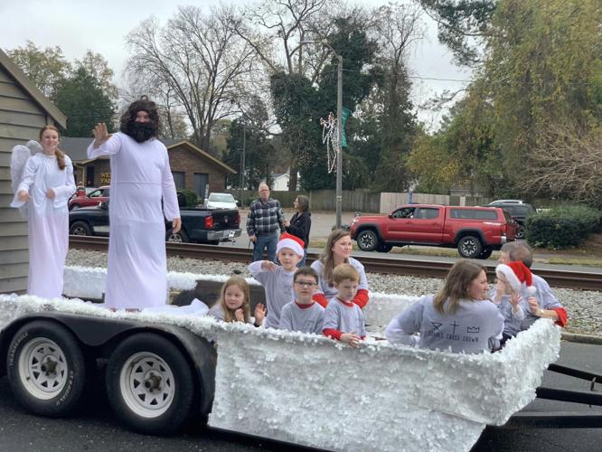 Mount Olive parade, tree lighting celebrate Christmas season Duplin