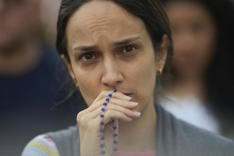 Catholic faithful pay their final respects to Pope Francis as public