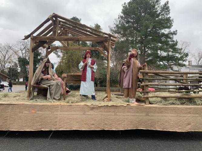 Mount Olive parade, tree lighting celebrate Christmas season Duplin