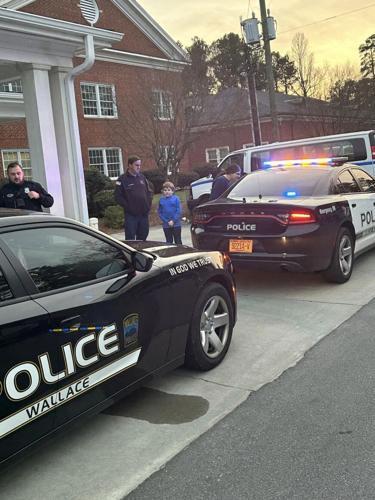 Wallace PD visits Wallace Cub Scouts