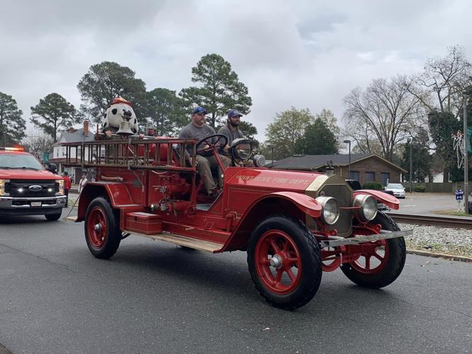 Mount Olive parade, tree lighting celebrate Christmas season Duplin