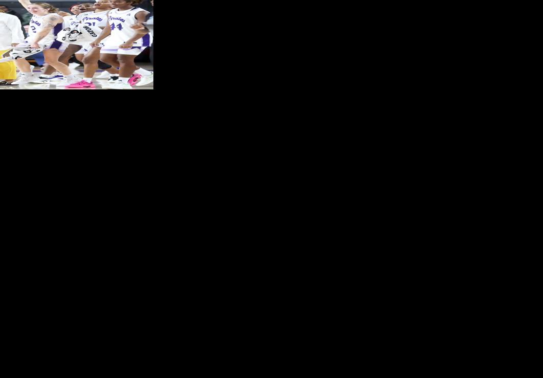 ECU roundup: Hoops teams conclude holiday trips