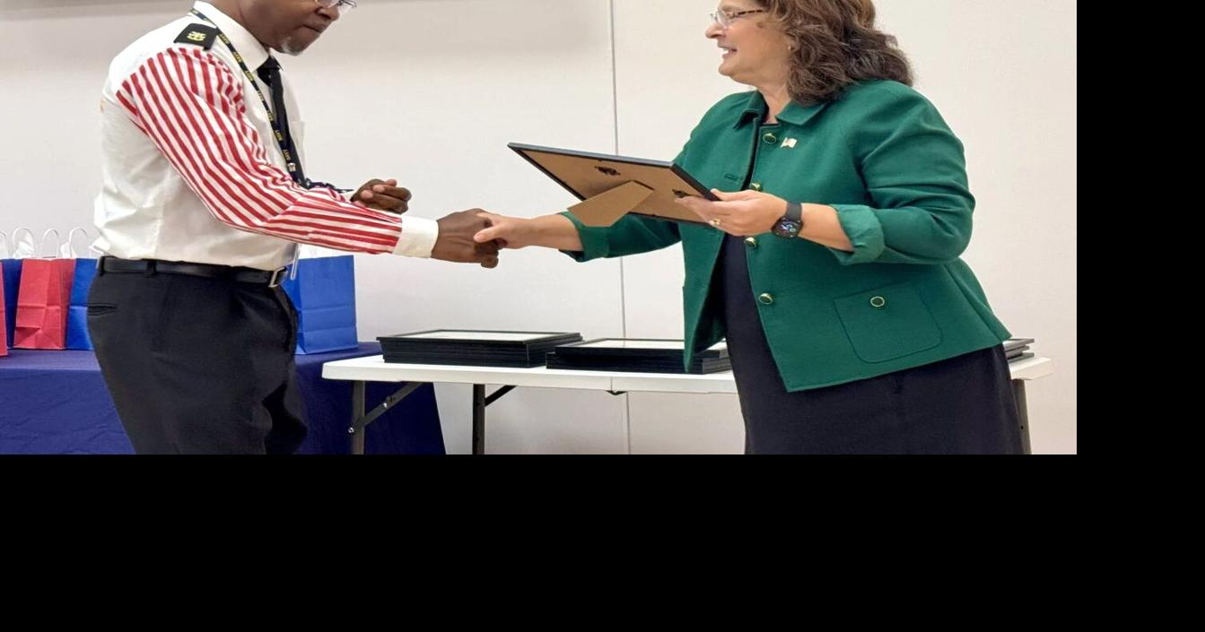 County, veterans group celebrate service amid shutdown | Local News ...