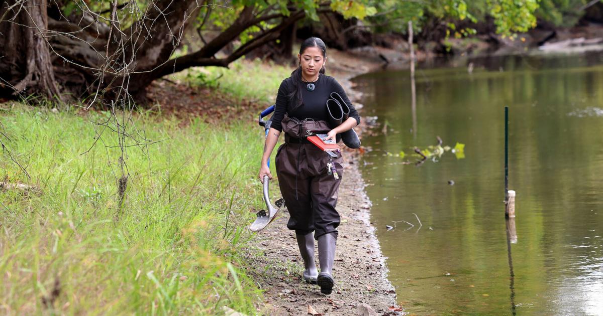 Reflocator ECU Notes: Pirate researcher brings science home to help Grifton fight ...