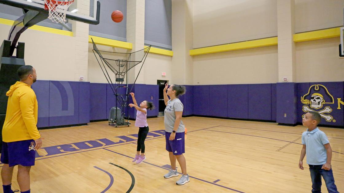 Meet The Mcneills An Ecu Basketball Family Reflector Com