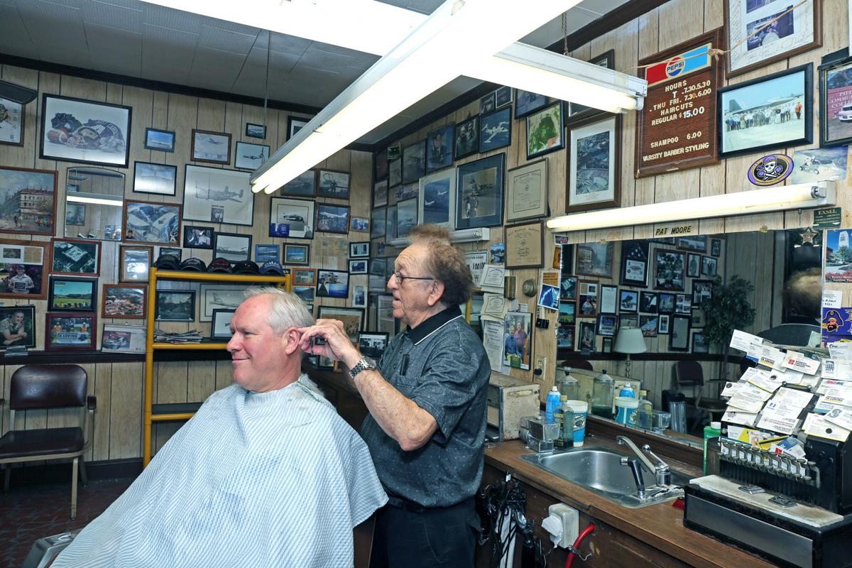 Barber gives one last haircut before closing for good ...