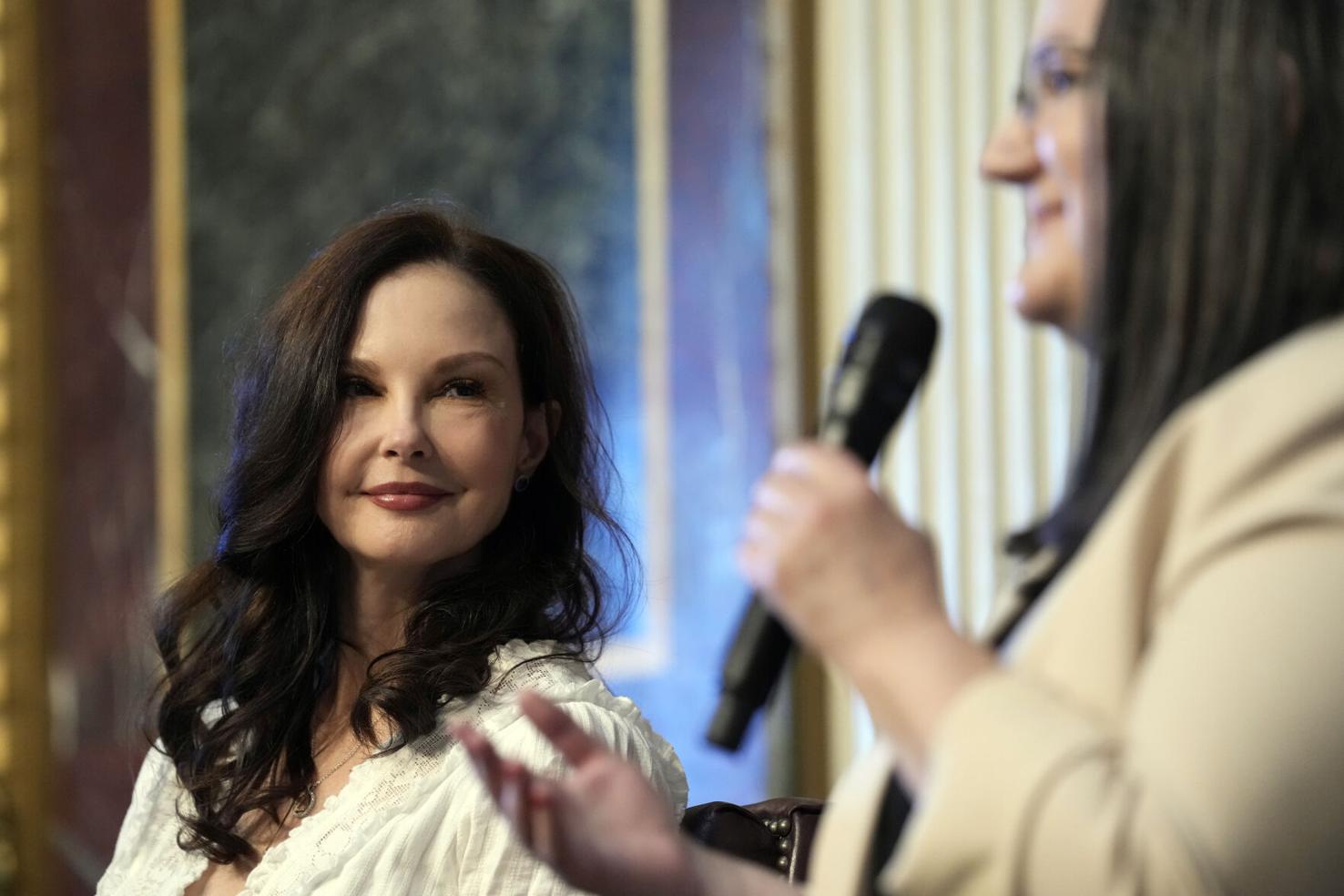 CORRECTION Emhoff Ashley Judd Suicide Prevention | National | reflector.com