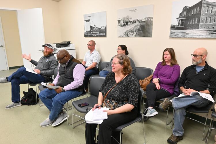 Town of Beulaville gives Long Leaf Pine Award to retiring police chief