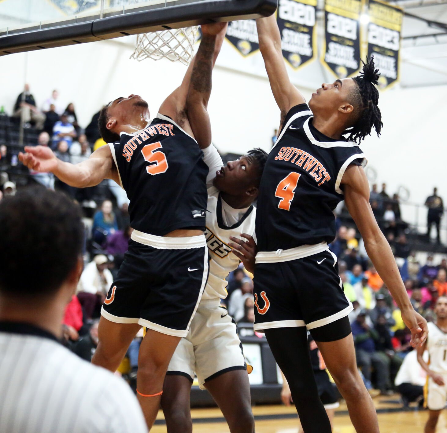 High school basketball: Three top seeds remain in huint