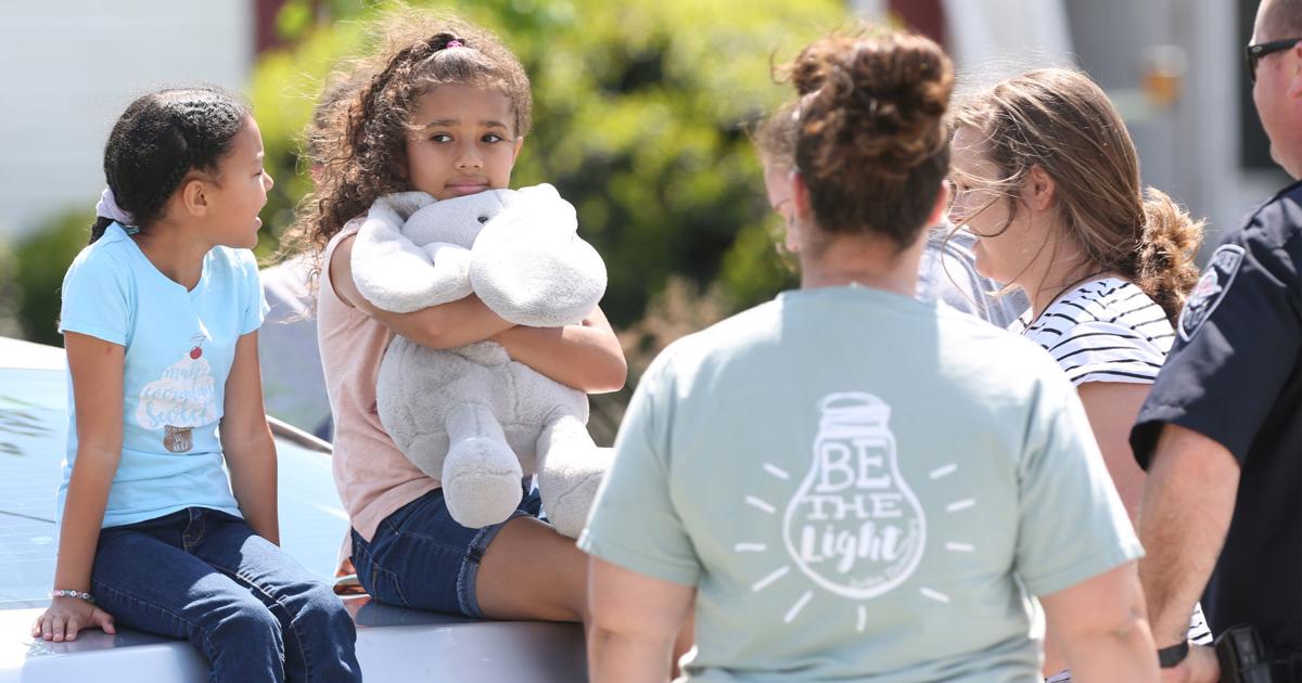 “Love for Layla line” shows support, love | Local News | reflector.com