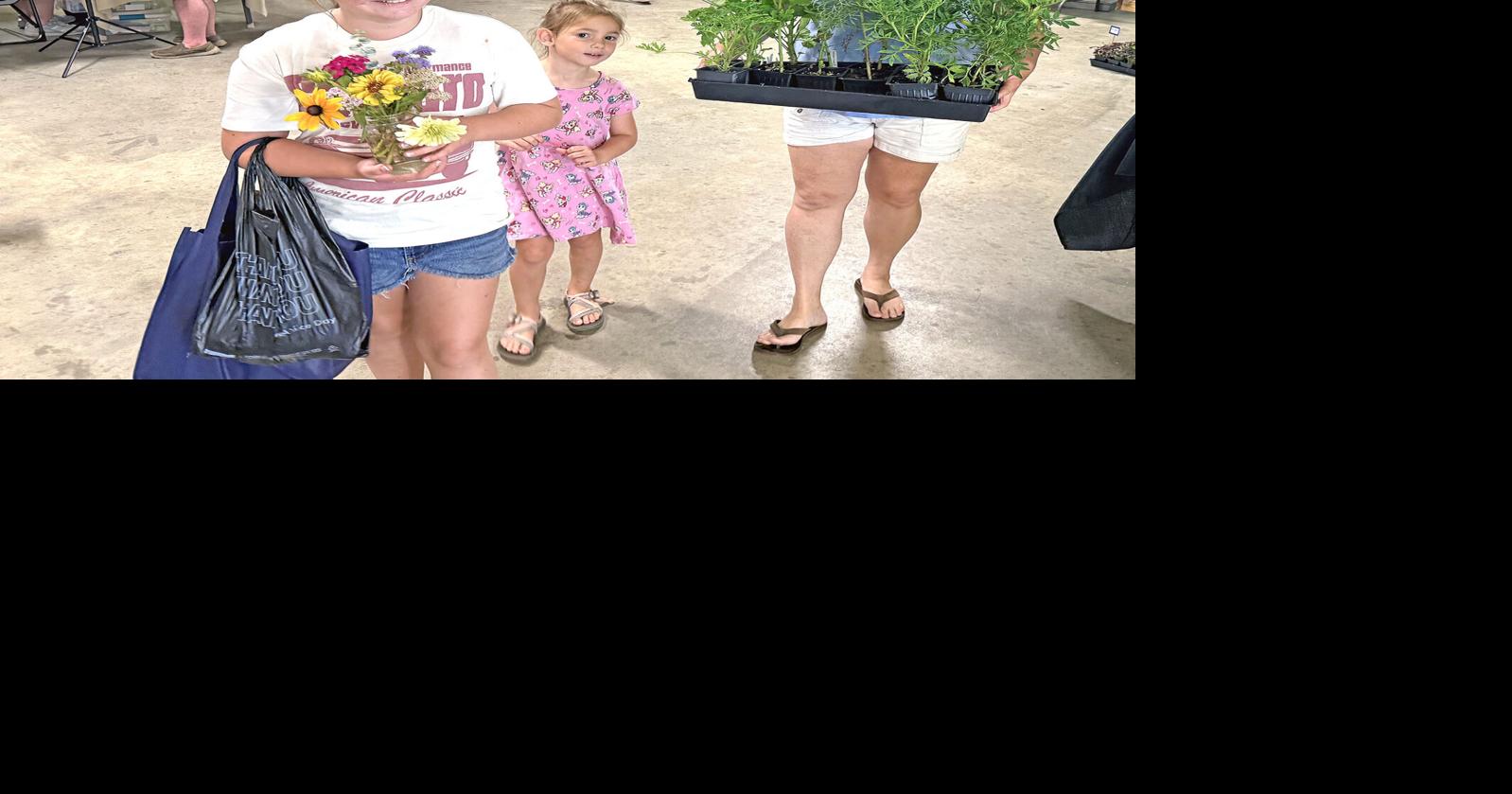 Martin County Farmers Market welcomes hundreds