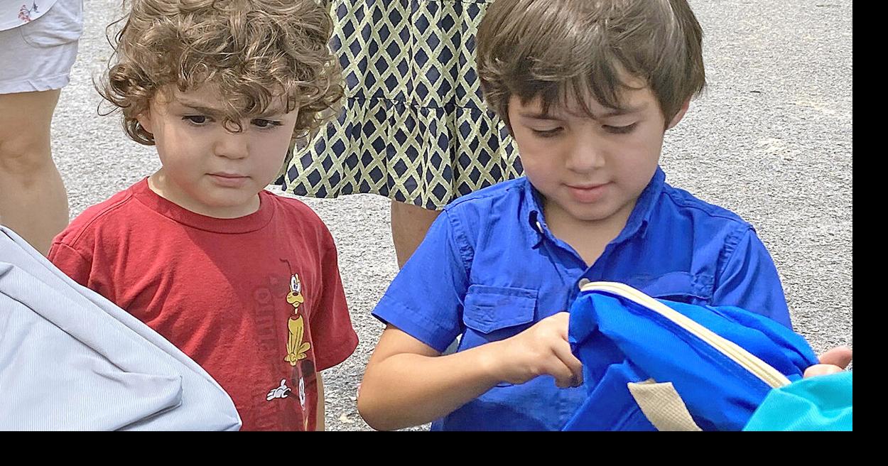 Hardee gives bookbags to Robersonville community children