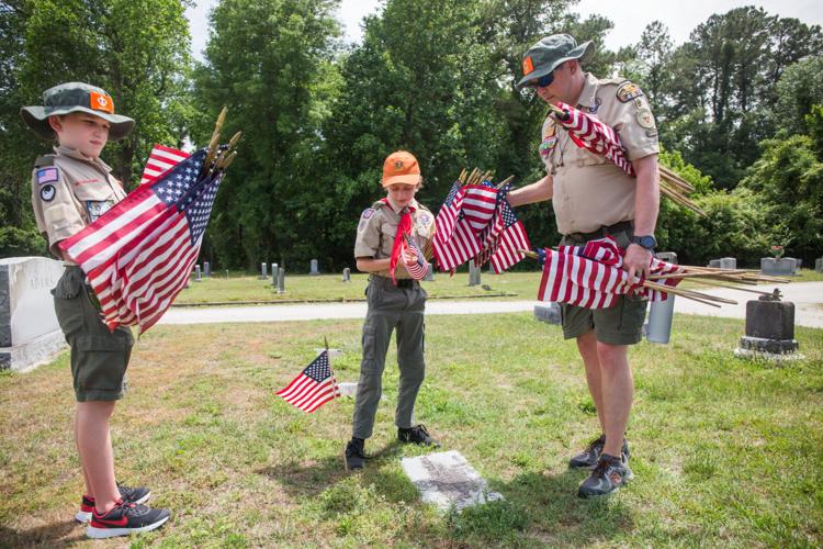 'So much respect': Vietnam veterans, Boy Scouts honor Memorial Day ...