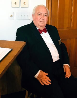 Elliott R. Futrell | Obituaries | reflector.com