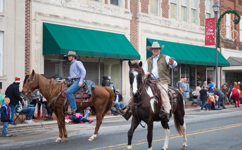 Farmville celebrates season with parade, prayer Local News