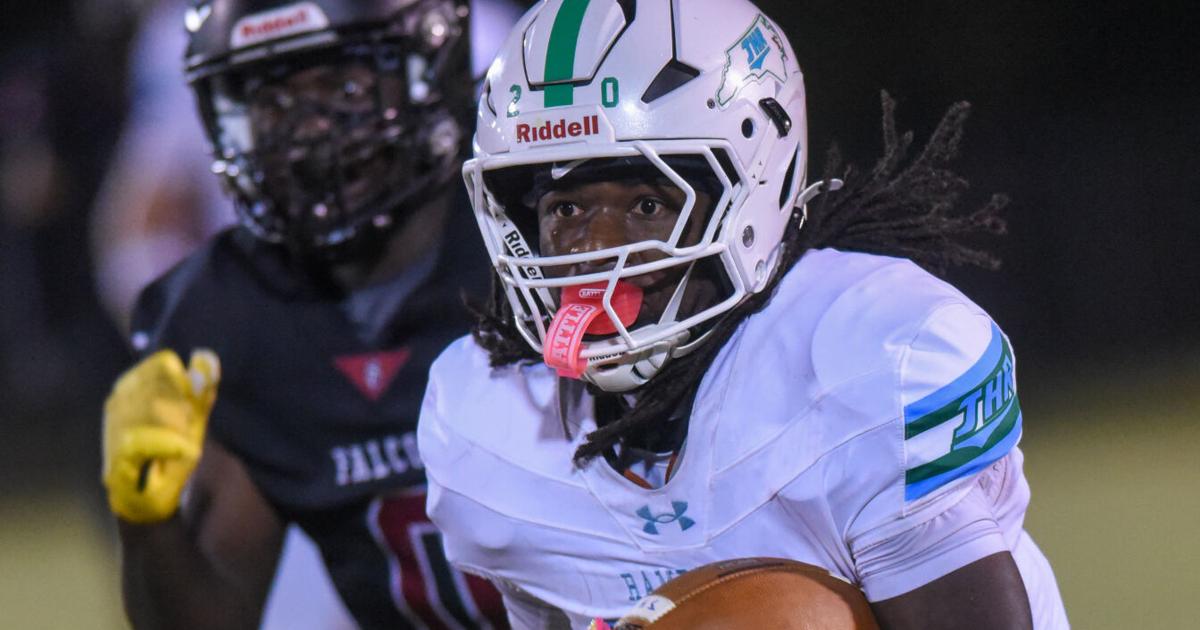 Reflocator High school football: Rampants top Bears to remain perfect at 9-0 ...