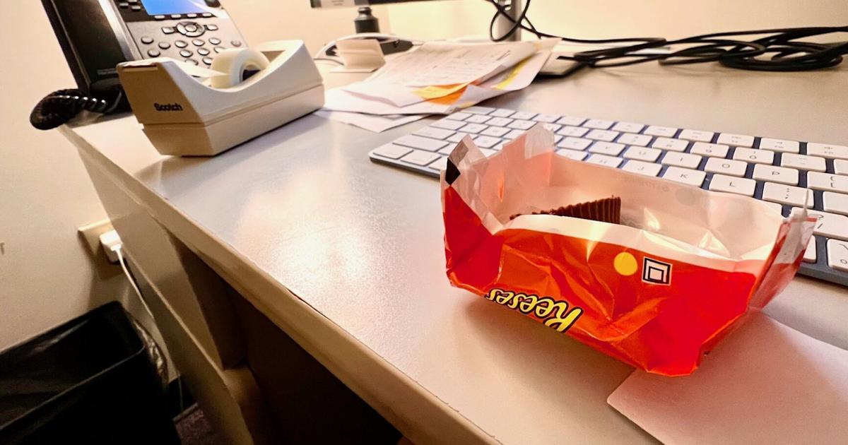 Office Reflator Mark Rutledge: Steps to efficiently package office-snack refuse ...