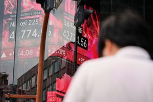 Wall Street rises toward records on hopes for lower interest rates