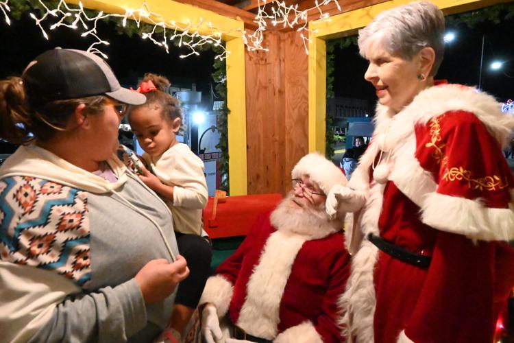 Mount Olive parade, tree lighting celebrate Christmas season Duplin