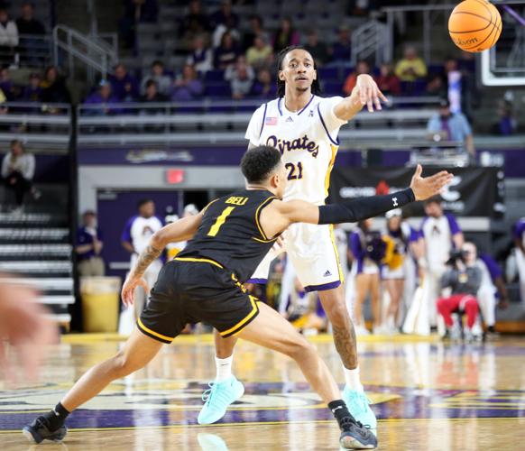 Xavier Bell ECU men's basketball: Pirates earn home win, sweep season series with ...