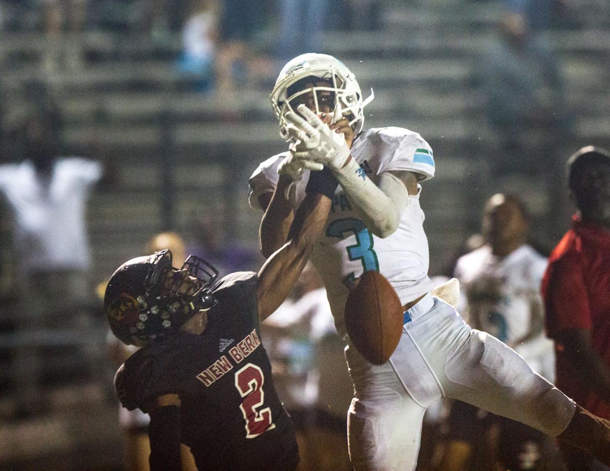 Rose Falls Short At New Bern 32 28 High Schools Reflector Com