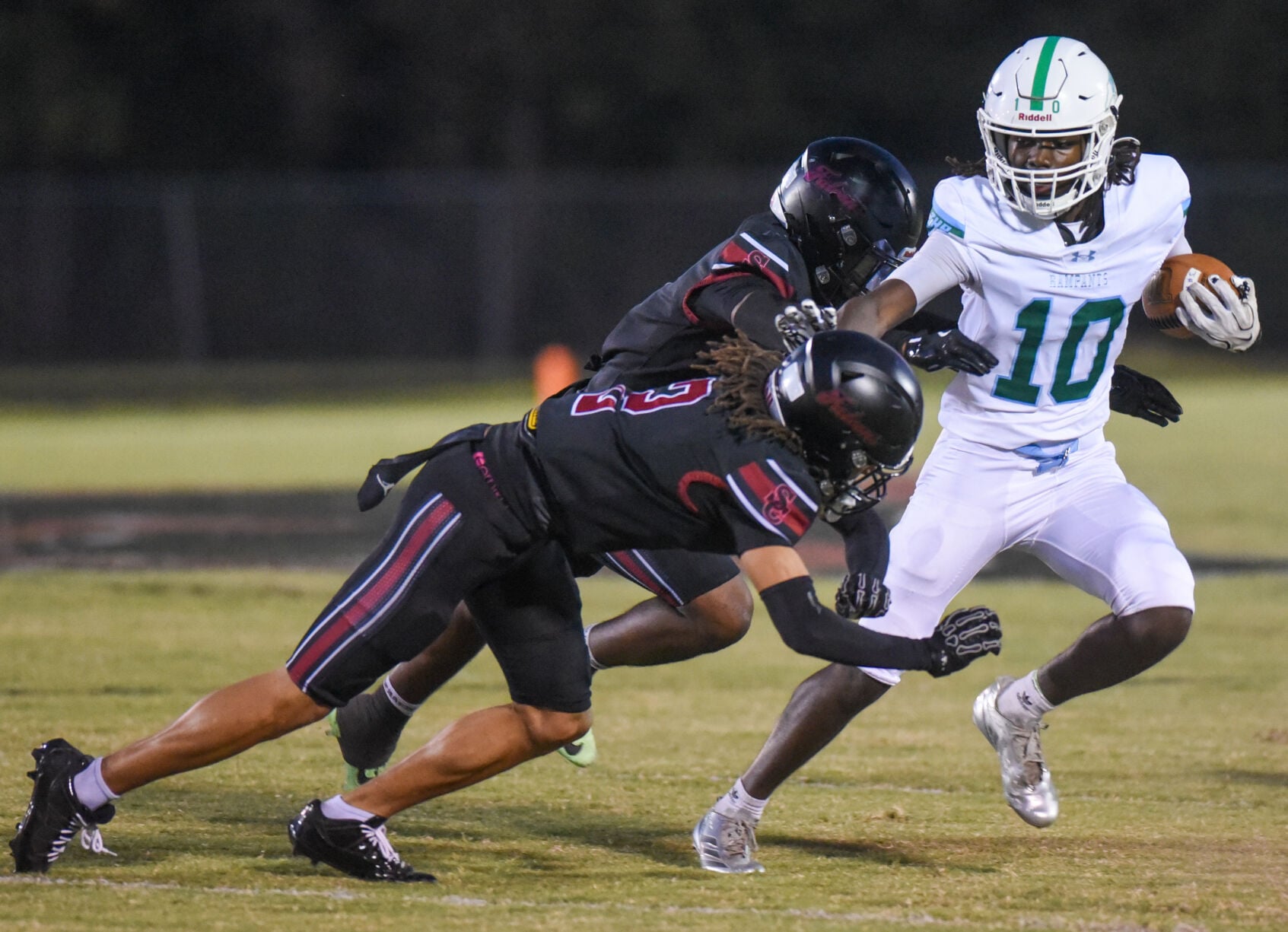 High school football: Rose's two-way talent shining in 6-0 start to ...