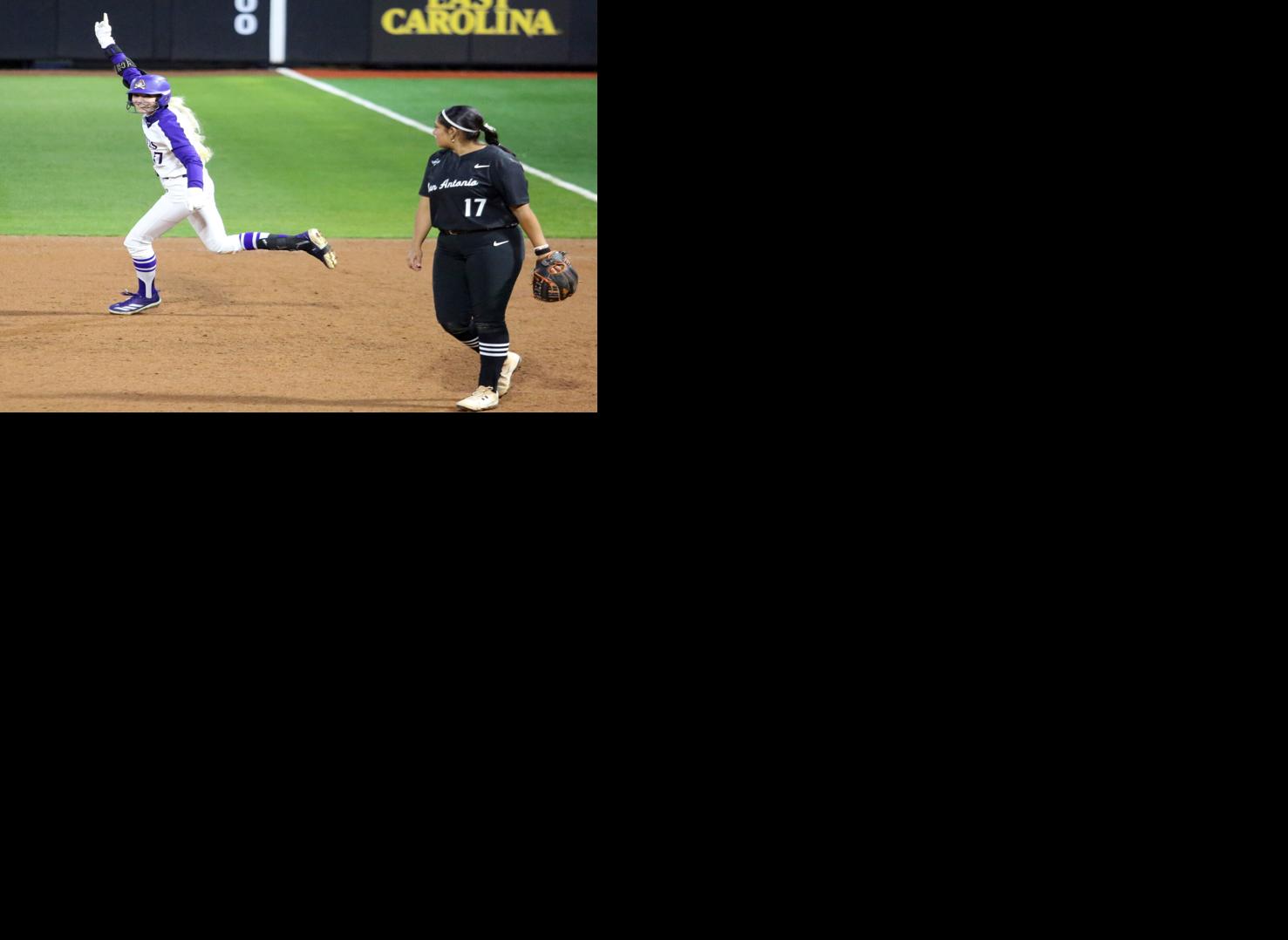 ECU vs. UTSA Softball | Photo Galleries | reflector.com